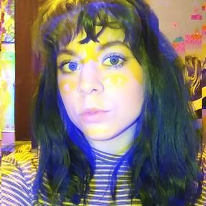 Meet your Posher, Laurel